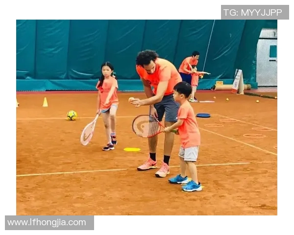 杭州网球队的阵地战揭秘：深度解析网球战术与团队协作技巧