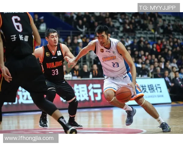 深入分析上海篮球队盯防战术的奥秘与实战应用 深入分析上海篮球队盯防战术的奥秘与实战应用